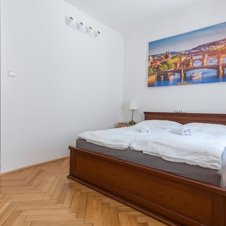 Historic Spirit At Studio Under The Prague Castle Экстерьер фото