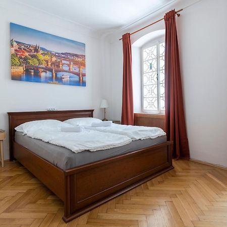 Historic Spirit At Studio Under The Prague Castle Экстерьер фото