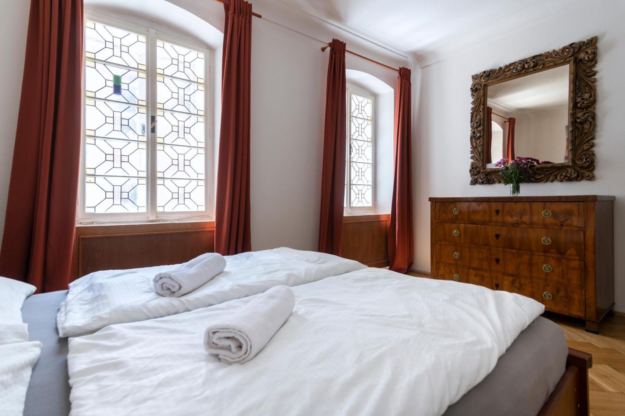 Historic Spirit At Studio Under The Prague Castle Экстерьер фото